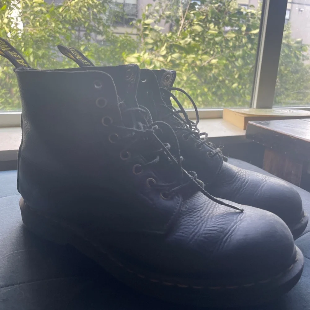 Well worn Dr.Martens - Picture 2 of 6